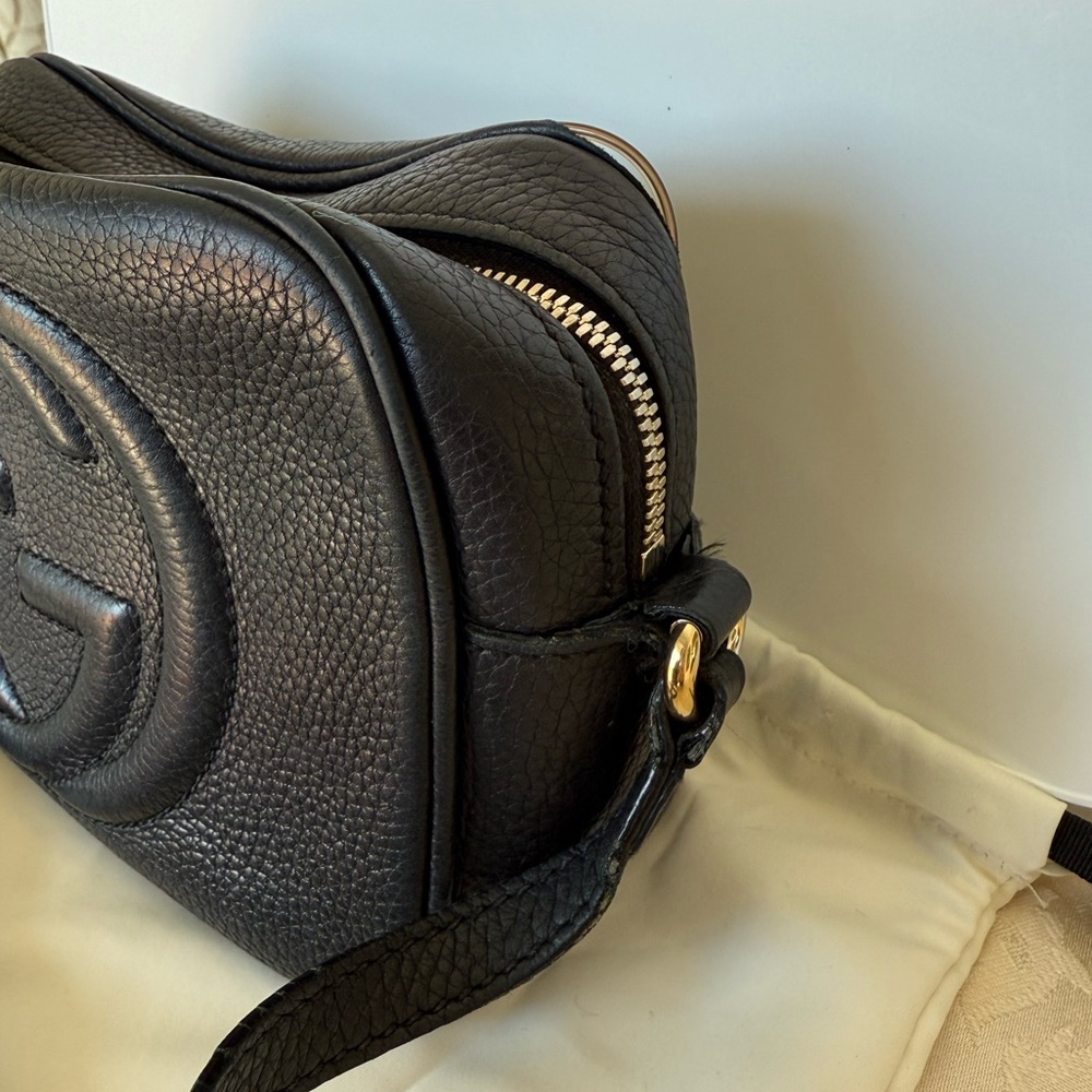 Gucci Pebbled Calfskin Small Soho
Disco Bag - Picture 6 of 16